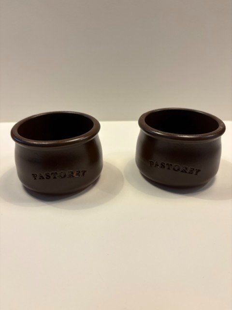 Backformen: Backformen, 2x Schälchen PASTORET braun – Gebraucht aus Basel von dav_b5gb