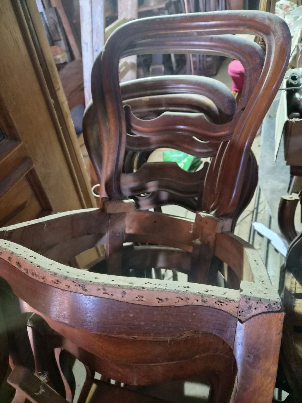 Chaises: Chaises et canapé à garnir – Défectueux à Farvagny-le-Grand par CollectibleWatches