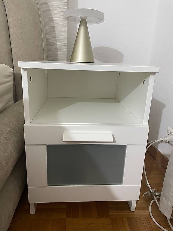 Ikea Comodini: Table de nuit, chevet IKEA Brimnes – Usato da Neuchâtel venduto da NCHOU 1
