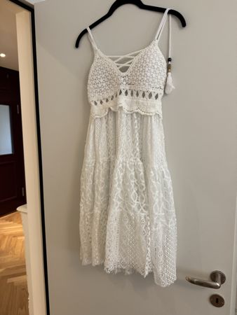 Kleid weiss gehäkelt Grösse S neu mit Etikett