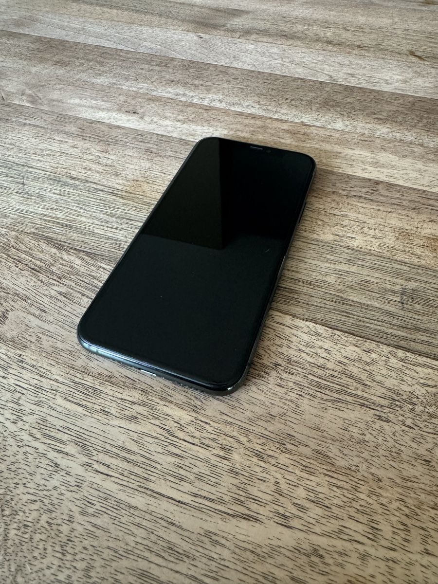 Apple Handys / Smartphones: iPhone 11 Pro, Midnight Green, 256GB – Gebraucht aus Rheineck von  3