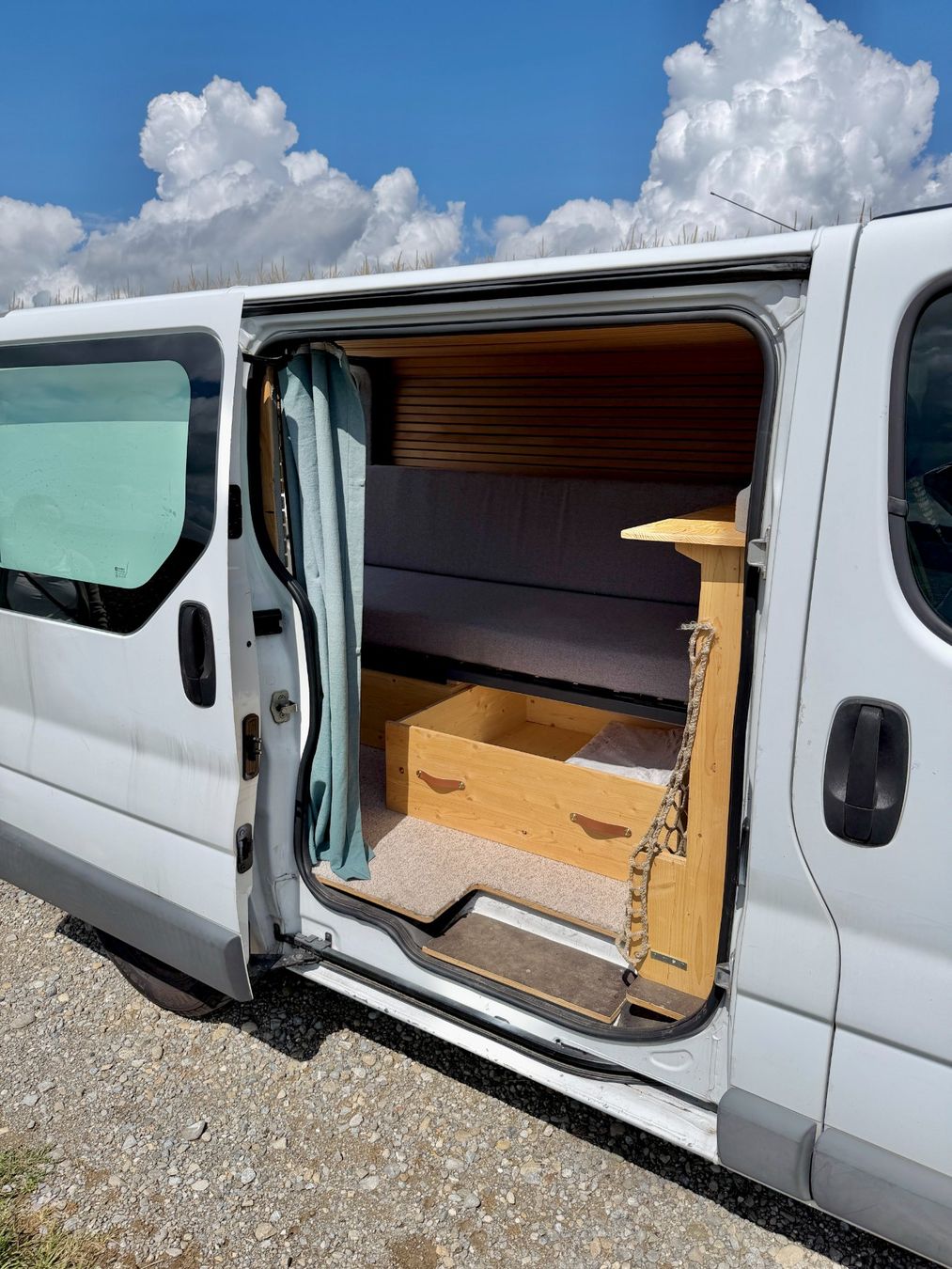 Renault Camping Fahrzeuge: Renault Trafic dCI 90 - Camper Ausbau – Gebraucht aus Baar von Jonathanfreeman 7