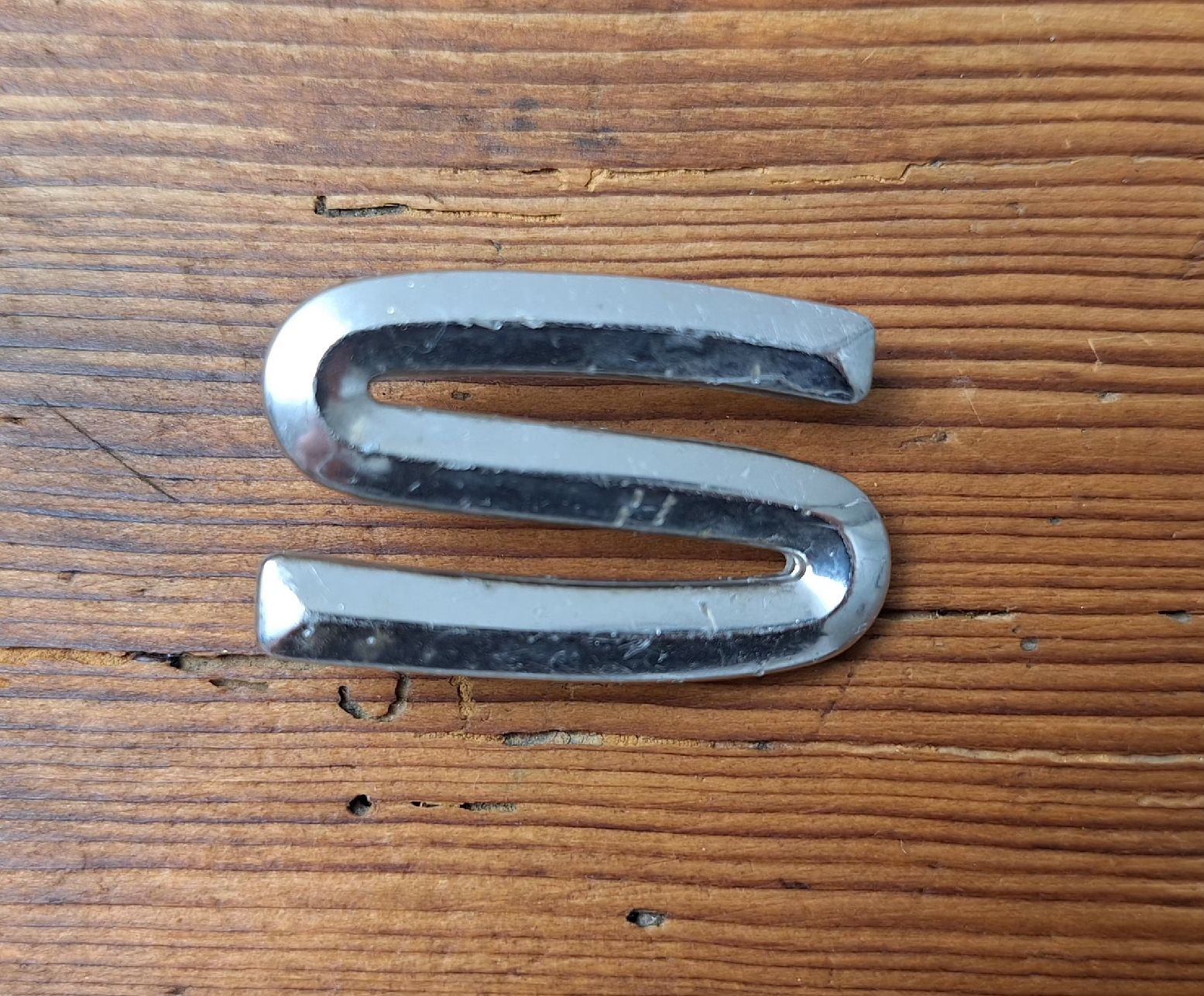 Audi Tutti pezzi di ricambio auto: Audi 80 S Emblem – Usato da Triesen venduto da BLACKSHEEP75