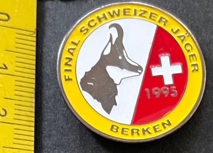 Swiss Placchette & Badge: Final Schweizer Jäger/ 1993/ BERKEN/ Pin – Usato da Ostermundigen venduto da DaxKarten-75