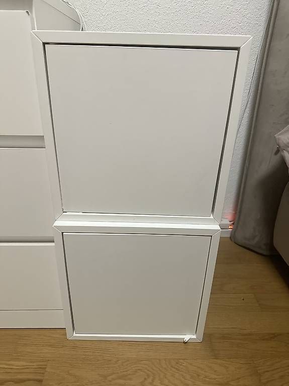 Armadi: Schrank Eket – Usato da St. Gallen venduto da cem_lgx5