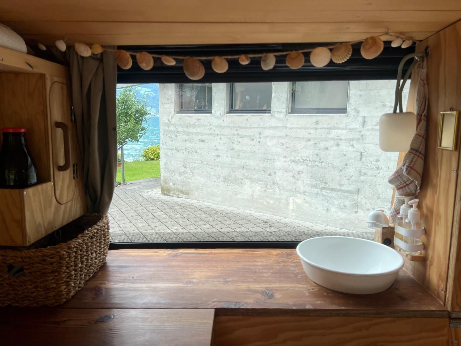 Ford Veicoli da campeggio: Ford Transit Camper, Ausbau mit Holz – Usato da Burgdorf venduto da tsc_mj78 8