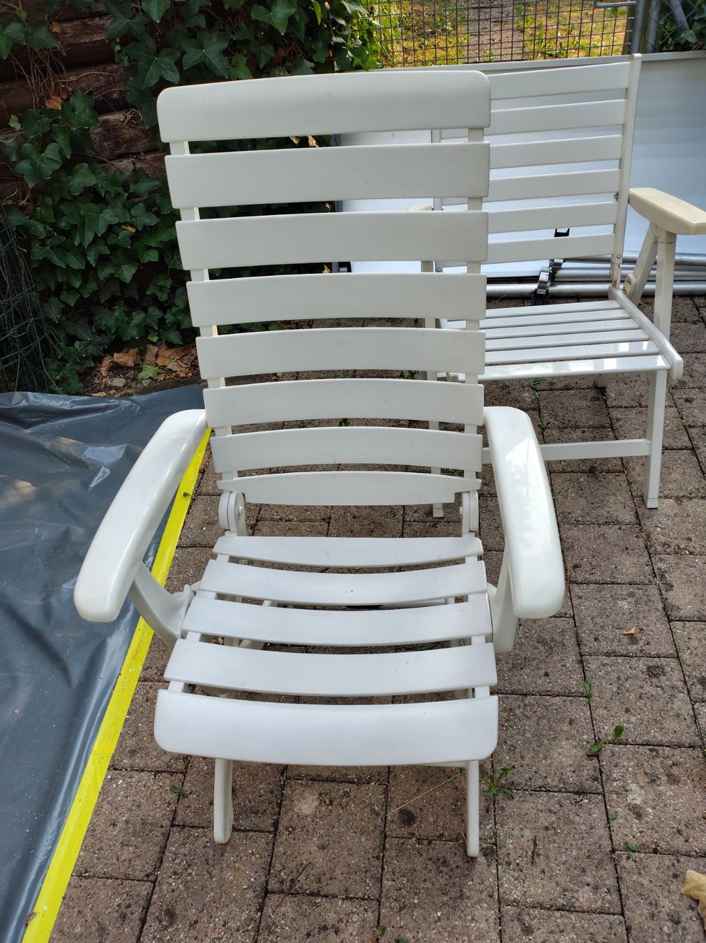 Chaises: 4 Gartenstühle gratis abzugeben – D'occasion à St. Antoni par Nomis20 1