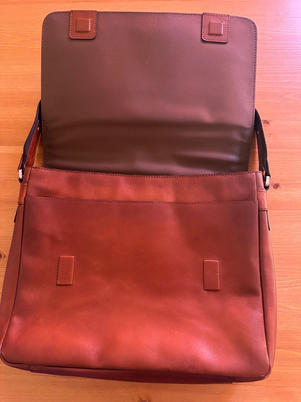 Bugatti Sacs: Bugatti Domus Messenger Bag Cognac – D'occasion à Basel par gorgollando30 2