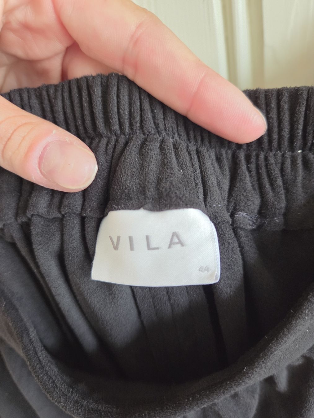 Vila Gonne: Jupe in Wildleder Optik – Usato da Rehetobel venduto da me_oe 2