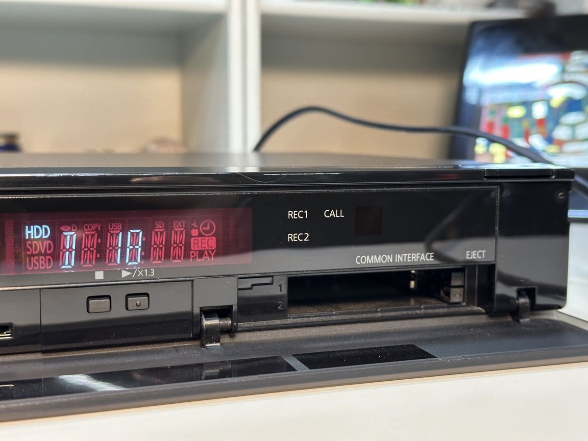 Panasonic Registratori: Blu-Ray Recorder Panasonic DMR-BCT720 DVB-C – Usato da Wädenswil venduto da HobbyZimmer 3