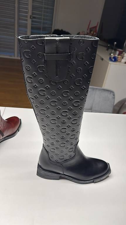 Chaussures femmes: Massangefertigte Leder Stiefel – Neuf avec emballage d'origine à Weiach par Baywatchcat1903 1