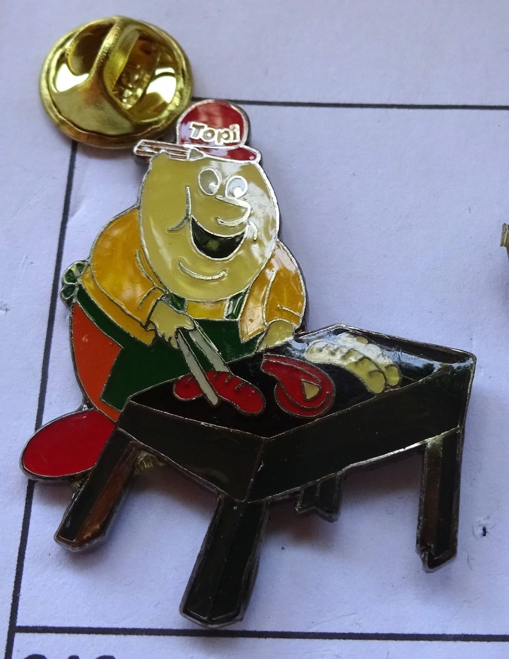 Placchette & Badge: Pin  TOPI  Grillieren – Usato da Utzenstorf venduto da BUtter81
