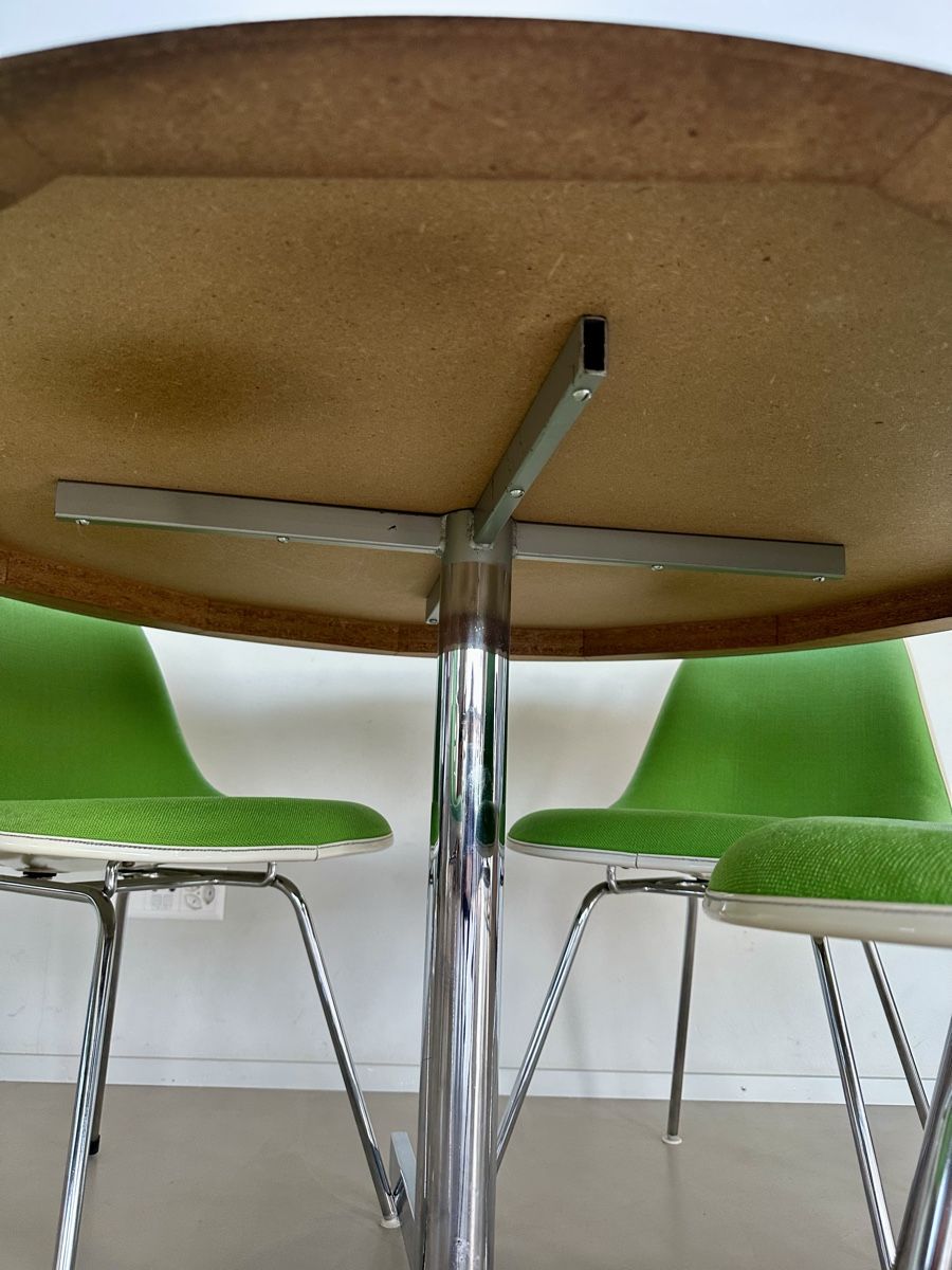 Tische: 70er Vintage-Design Esstisch – Gebraucht aus Dagmersellen von Kimchen2012 1