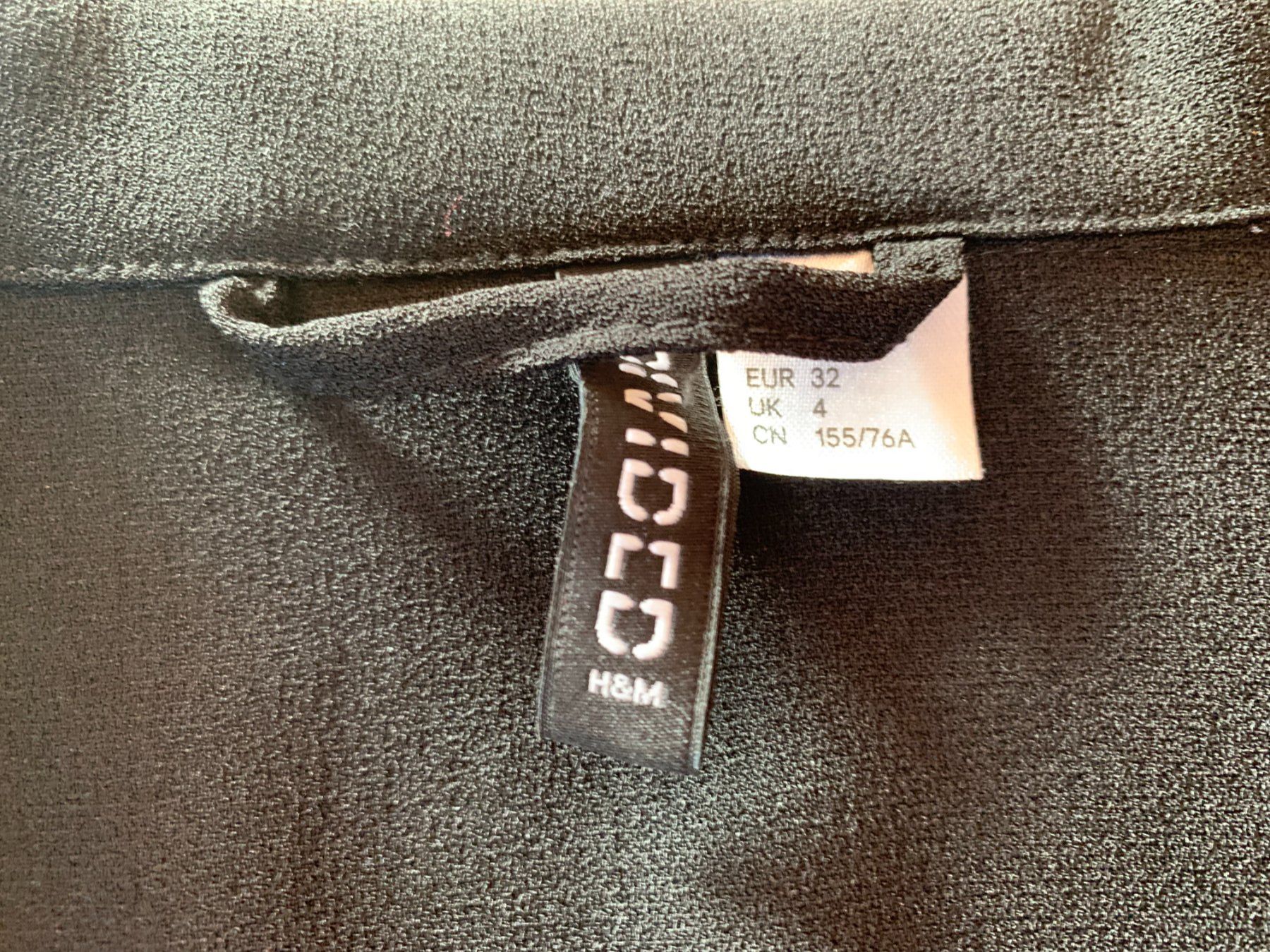 H&M Kleider: DIVIDED Damen Kleid, Gr. 32, Schwarz – Gebraucht aus Worb von farben20zauber 4