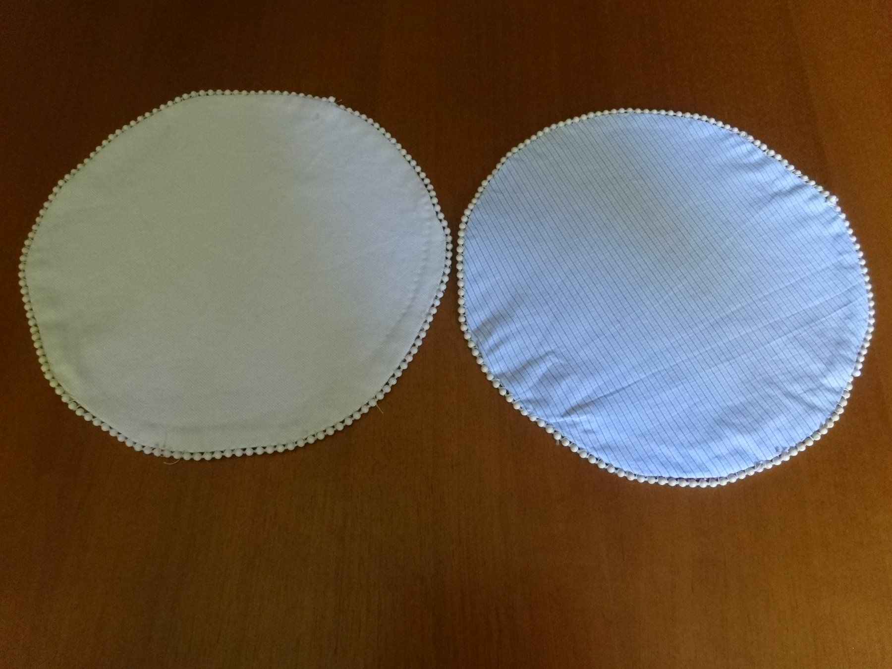 Toutes les décorations: 2 napperons ronds - bordures en perles – Neuf avec emballage d'origine à Biel/Bienne par milamila02 2