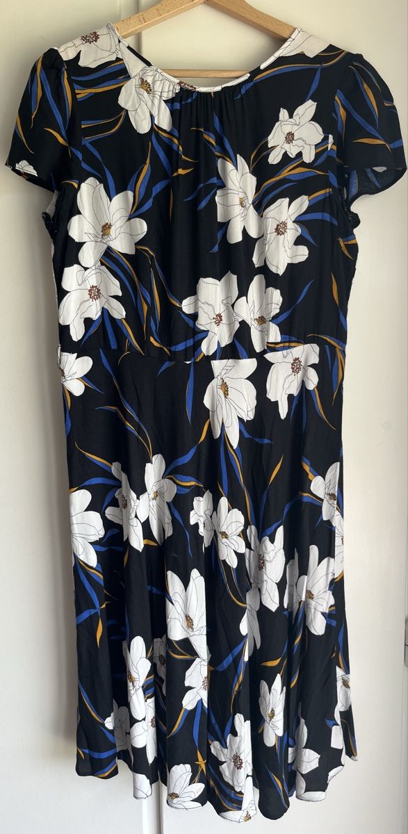 Dorothy Perkins Vestiti: Sommerkleid schwarz mit Blume 42 – Usato da Adligenswil venduto da Farfallla