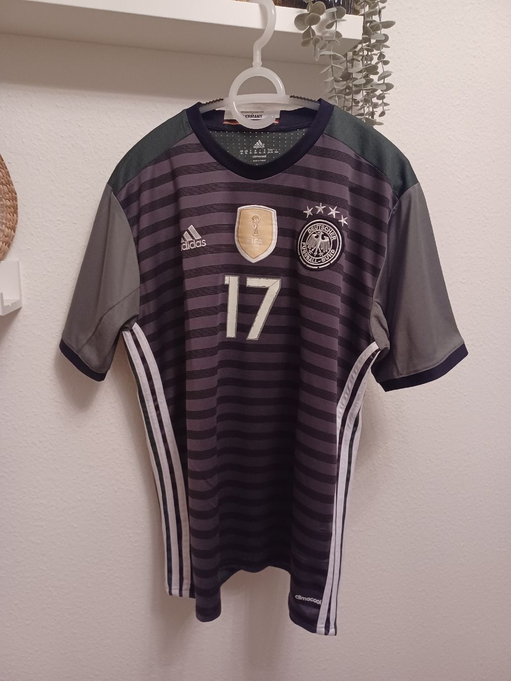 DFB Maillots de corps & Pantalons: DFB Trikot Boateng – D'occasion à St.Gallen par Sangalliesi