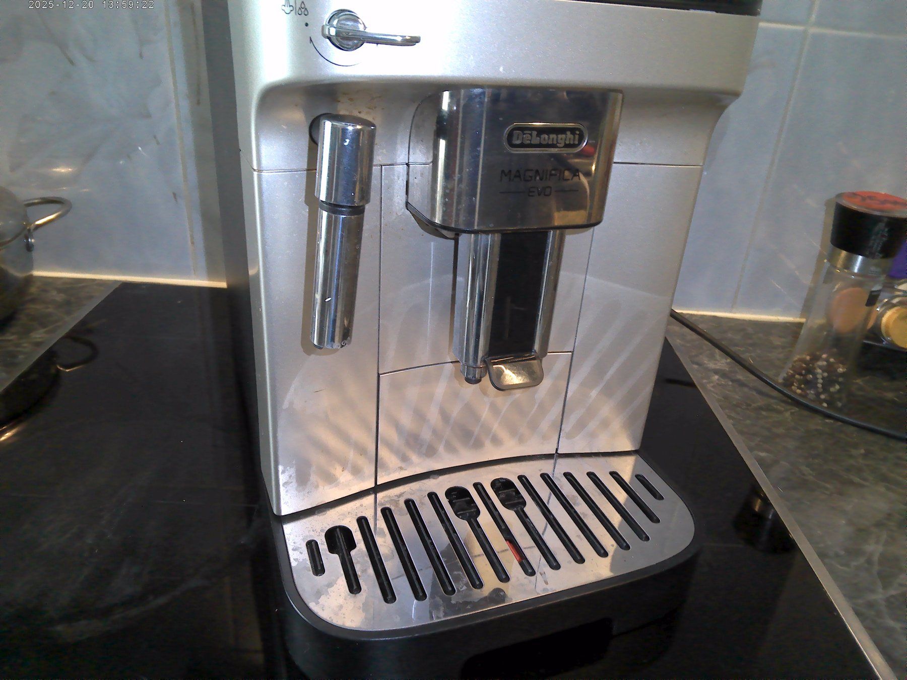 De'Longhi Macchine per caffè & Macchine per espresso: Delongi Magnifica – Usato da Balsthal venduto da Subaru11 8