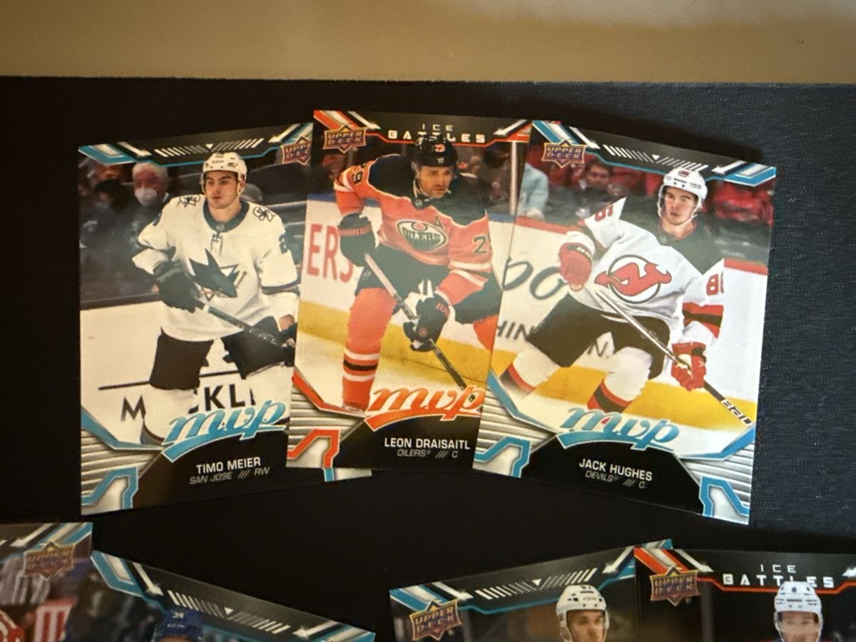 NHL Carte collezionabili: Upperdeck 2022/2023 Base Karten – Usato da Bäretswil venduto da pu0_7rmv 2