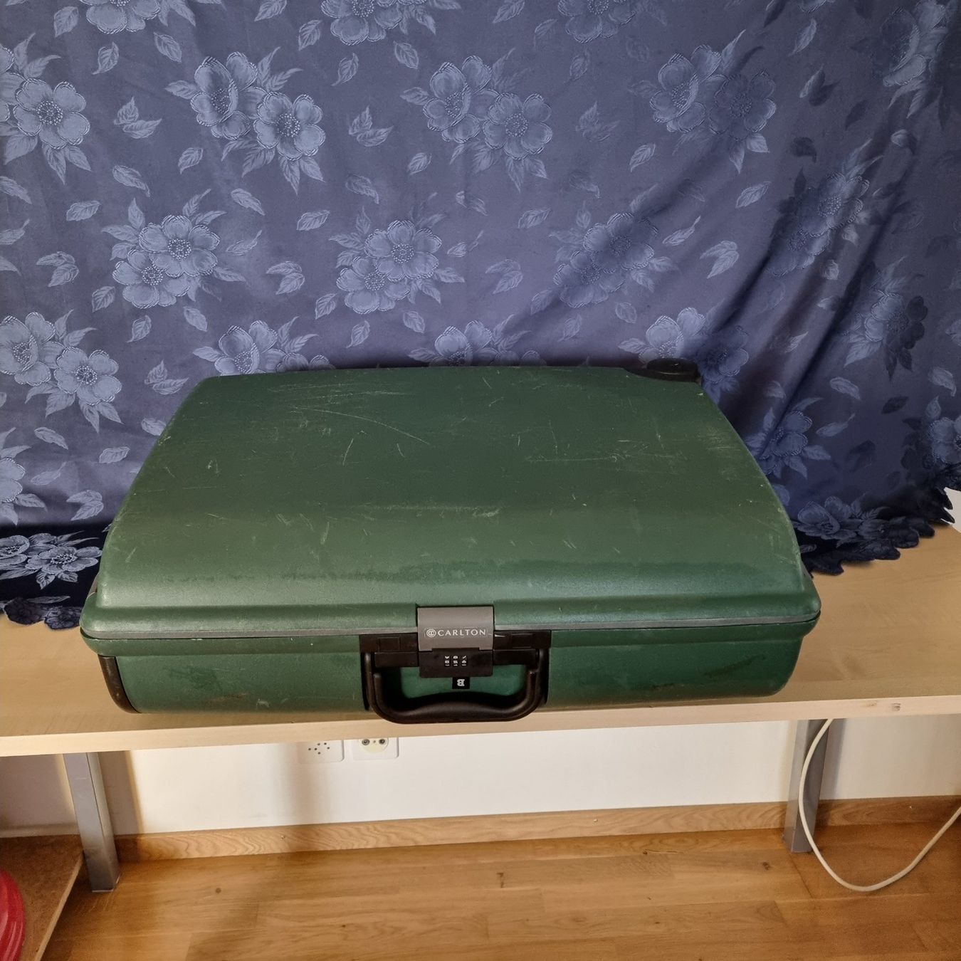 Valises de voyage: Koffer Schallenkoffer – D'occasion à Kriens par gra_fhn7