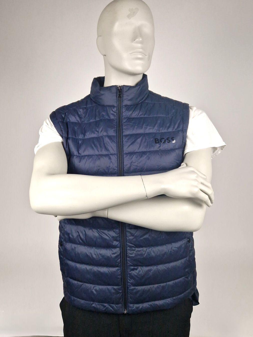 Hugo Boss Gilet & Giacche: Weste von Boss – Usato da Basel venduto da Restwert_Basel