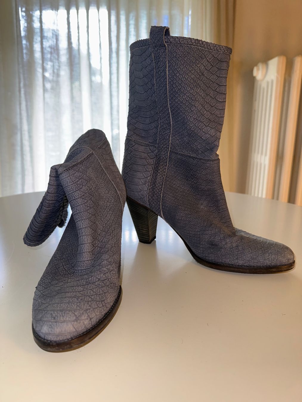 Wildlederstiefel mit Muster, Grösse 39 - Top Herbst! (Gebraucht) in ...