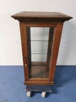 Antike Vitrine
