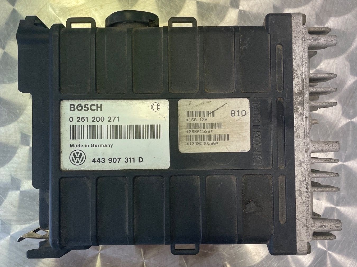 Bosch Tutti pezzi di ricambio auto: Steuergerät Bosch 0261200271 443907311D – Usato da St.Gallen venduto da maierm01