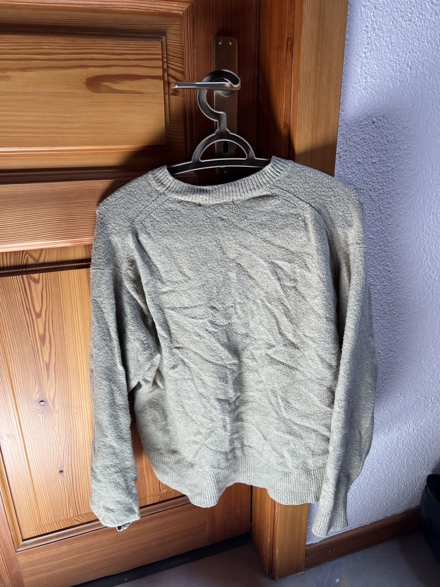 Uniqlo Maglioni & Felpe: Pull UNIQLO Laine Douce Confortable d'Hiver Taille M – Usato da La Tzoumaz venduto da lul_wl9z 1