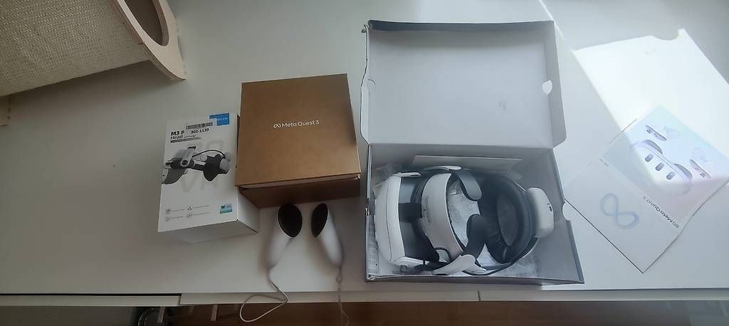 Casco VR: Meta Quest 3 128 GB + M3 Pro Headstrap mit Akku – Usato da Zürich venduto da Espire