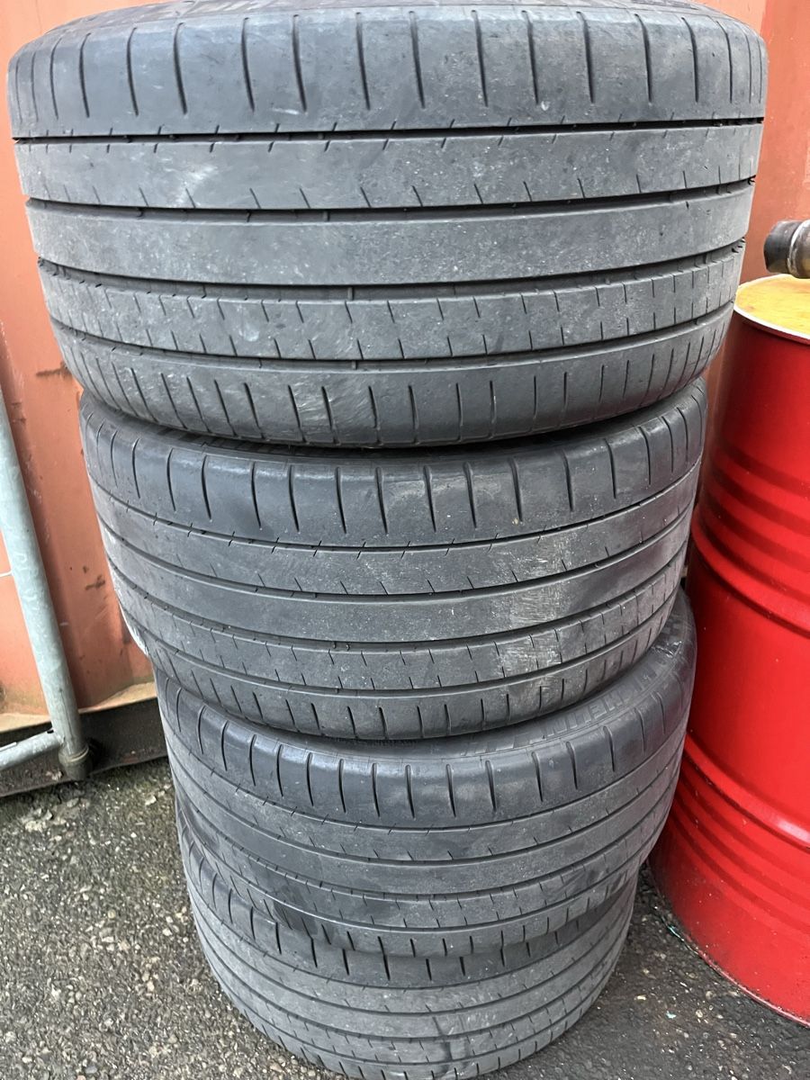 Pneumatici & Ruote complete: 285/30/20 Michelin mit Montage 250.- – Usato da Möriken AG venduto da duv_c6rr
