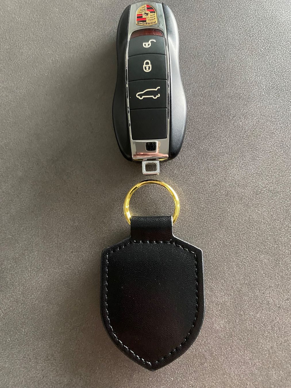Porsche Portachiavi: Porsche Schlüsselanhänger schwarz – Nuovo (secondo la descrizione) da Volketswil venduto da thegreatest95 2