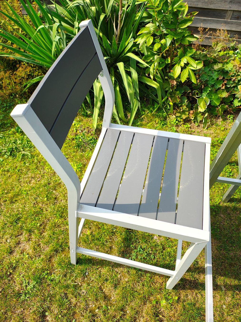 Set di tavolo e panche: Gartenset: Stehtisch mit 2 Stühlen und 1 Hocker – Usato da Uster venduto da chiki-chiki 2