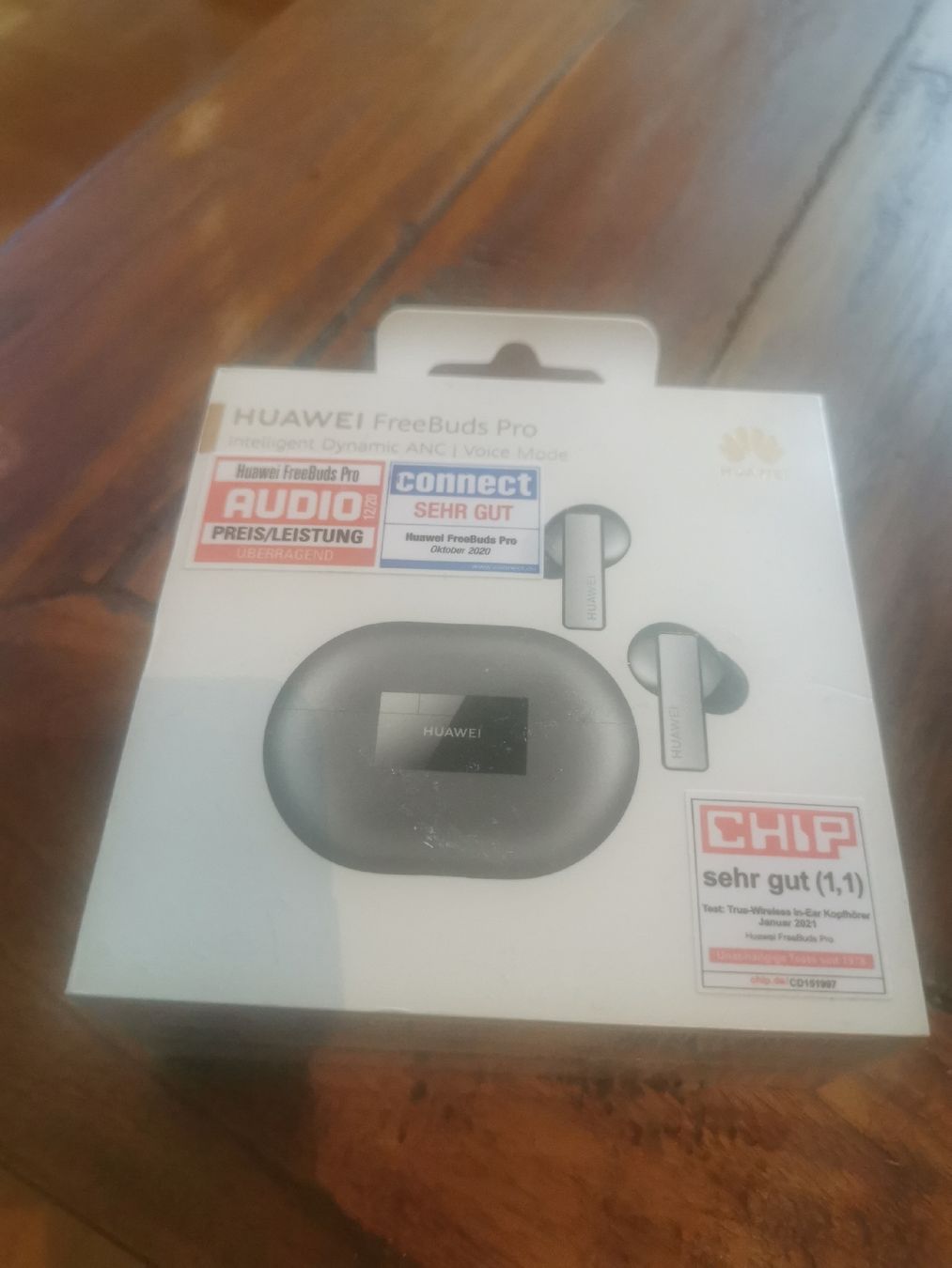 Huawei Cuffie: Écouteurs HUAWEI FreeBuds Pro, argent, neuf. Compatiblé  – Nuovo e nell'imballaggio originale da Genève venduto da sar_wnp8