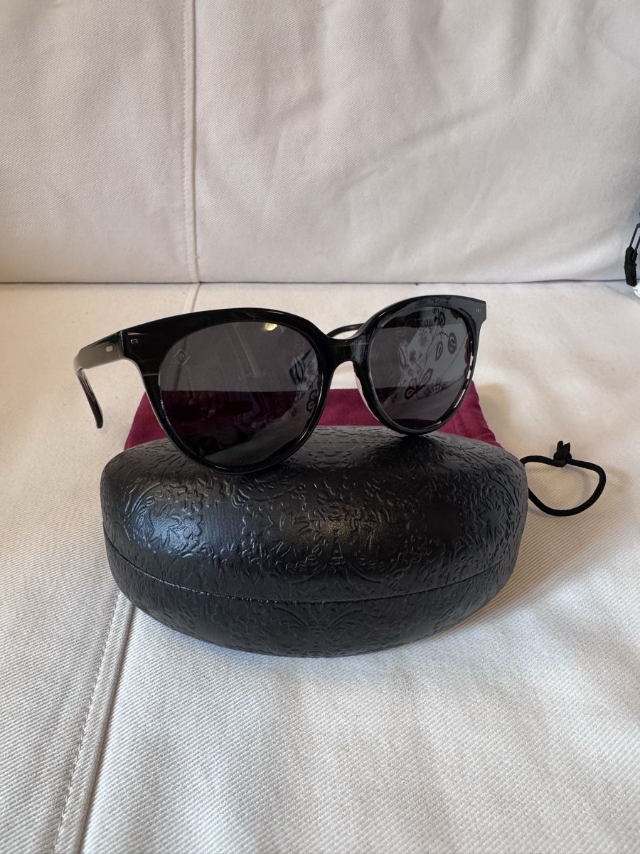 Brillen & Gläser: Raen Sonnenbrille – Gebraucht aus Mühlau von Anna0137