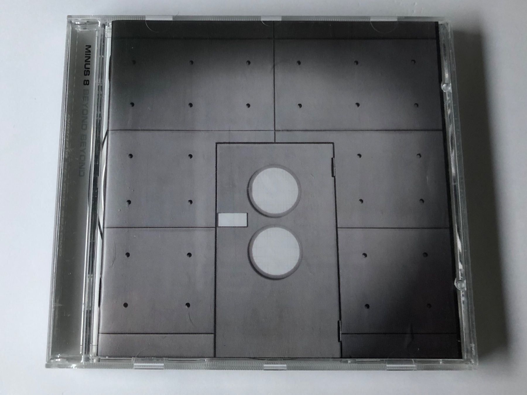 CDs: Minus 8 - Beyond Beyond – D'occasion à Oberried Brienz par Chyara