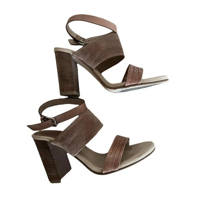 Brunello Cucinelli Scarpe da donna: BRUNELLO CUCINELLI snake print leather sandals P.38 – Nuovo e nell'imballaggio originale da Satigny venduto da Helene2014