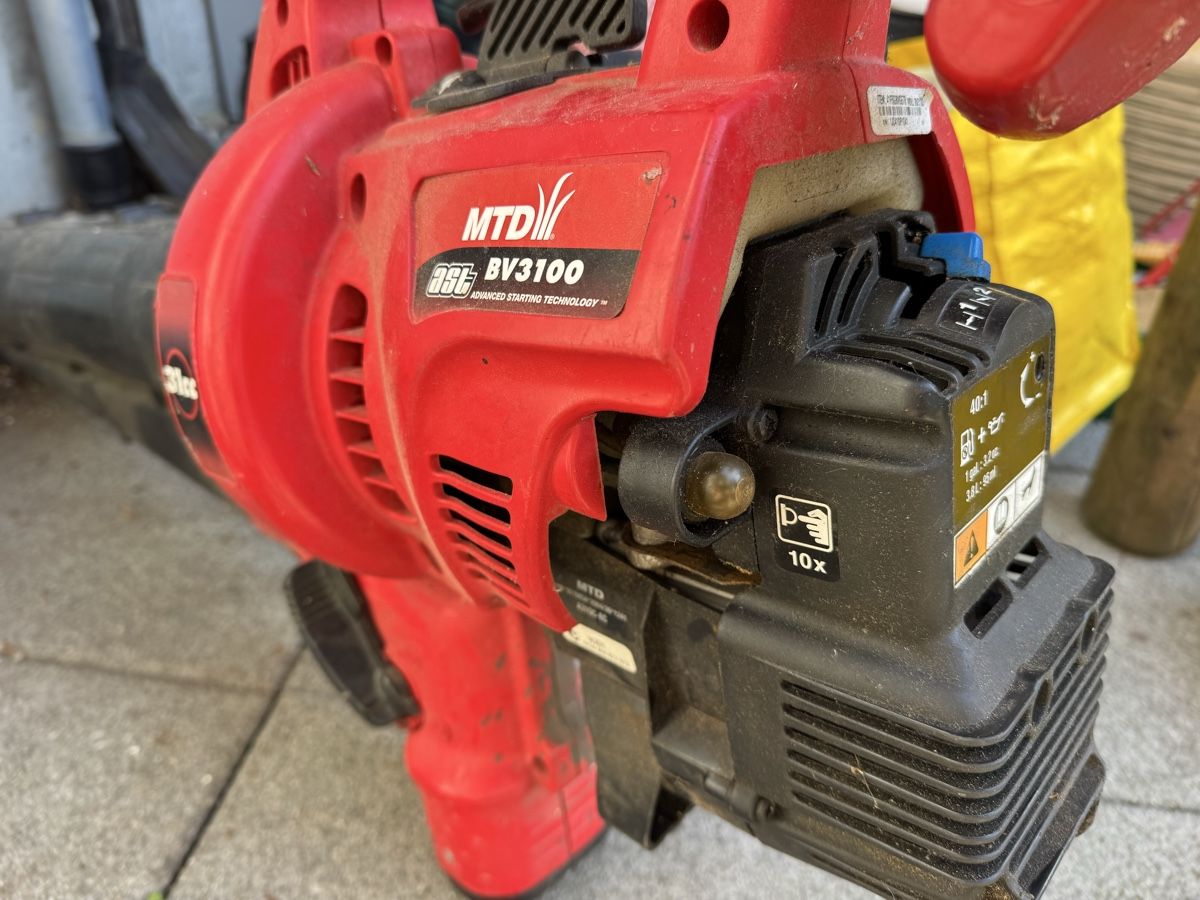 Mtd Soffiatori & Aspiratori per foglie: Laubbläser/ Laubsauger, MTD BV3100, Benzin – Usato da Oberried Brienz venduto da Susie1988 1