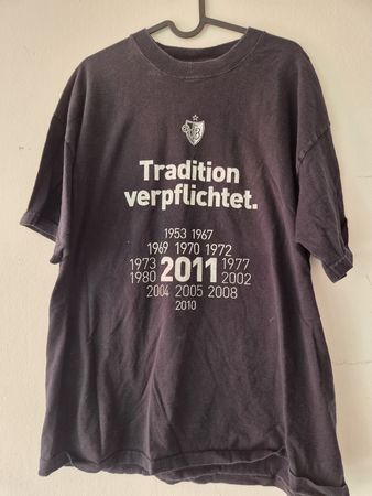 FC Basel T-Shirt Tradition Verpflichtet schwarz Grösse XL