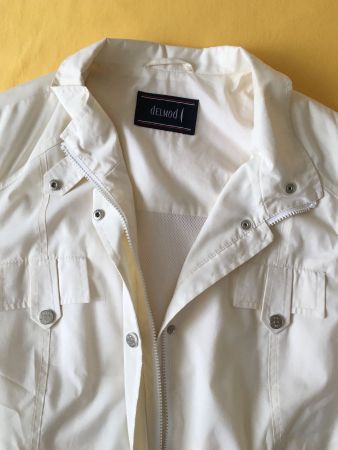 Neuwertige hochwertige weisse Windjacke