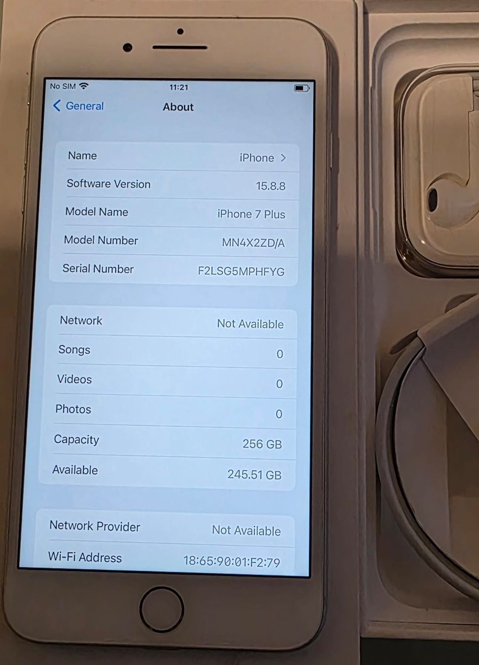 Apple Handys / Smartphones: iPhone 7 Plus Silver 256GB with accessories  – Gebraucht aus Studen BE von tha_dhp8 6