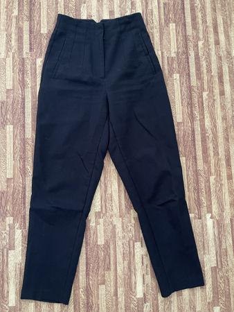 schwarze Hose
