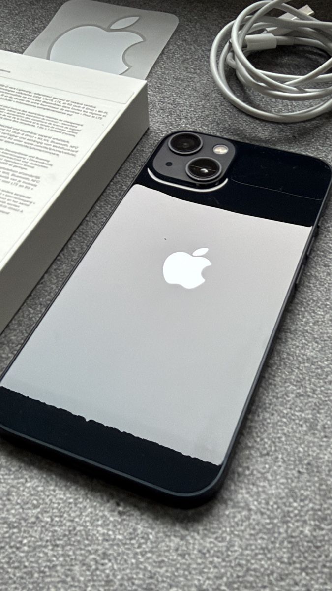 Apple Handys / Smartphones: iPhone 13 | Midnight | 128GB – Gebraucht aus Zürich von Adam_Zurich 1