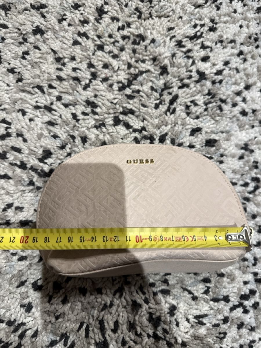 Guess Custodie per cosmetici: Guess Kosmetiktasche, hellrosa – Usato da Neukirch-Egnach venduto da Carmen1998