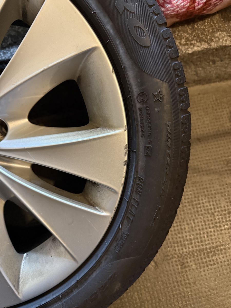 Pneus & Kompletträder: BMW Winterrad 225/50 R17 94H M+S Run Flat. – Gebraucht aus Zürich von X99 6