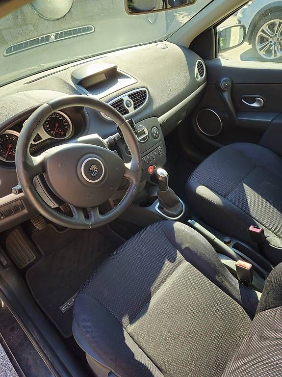 Renault Autos: Renault Clio 3 Bon état – Gebraucht aus Bramois von Jonv9 3