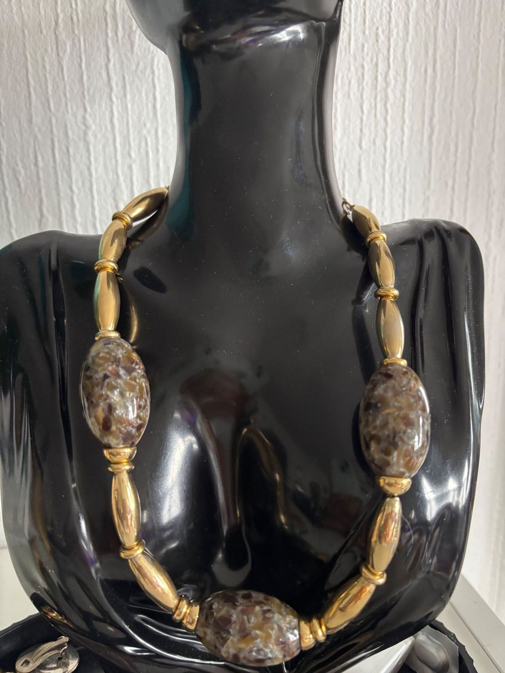 Ketten: Collier vintage doré et marron, style unique & tendance – Neu und originalverpackt aus Peseux von Cresus27