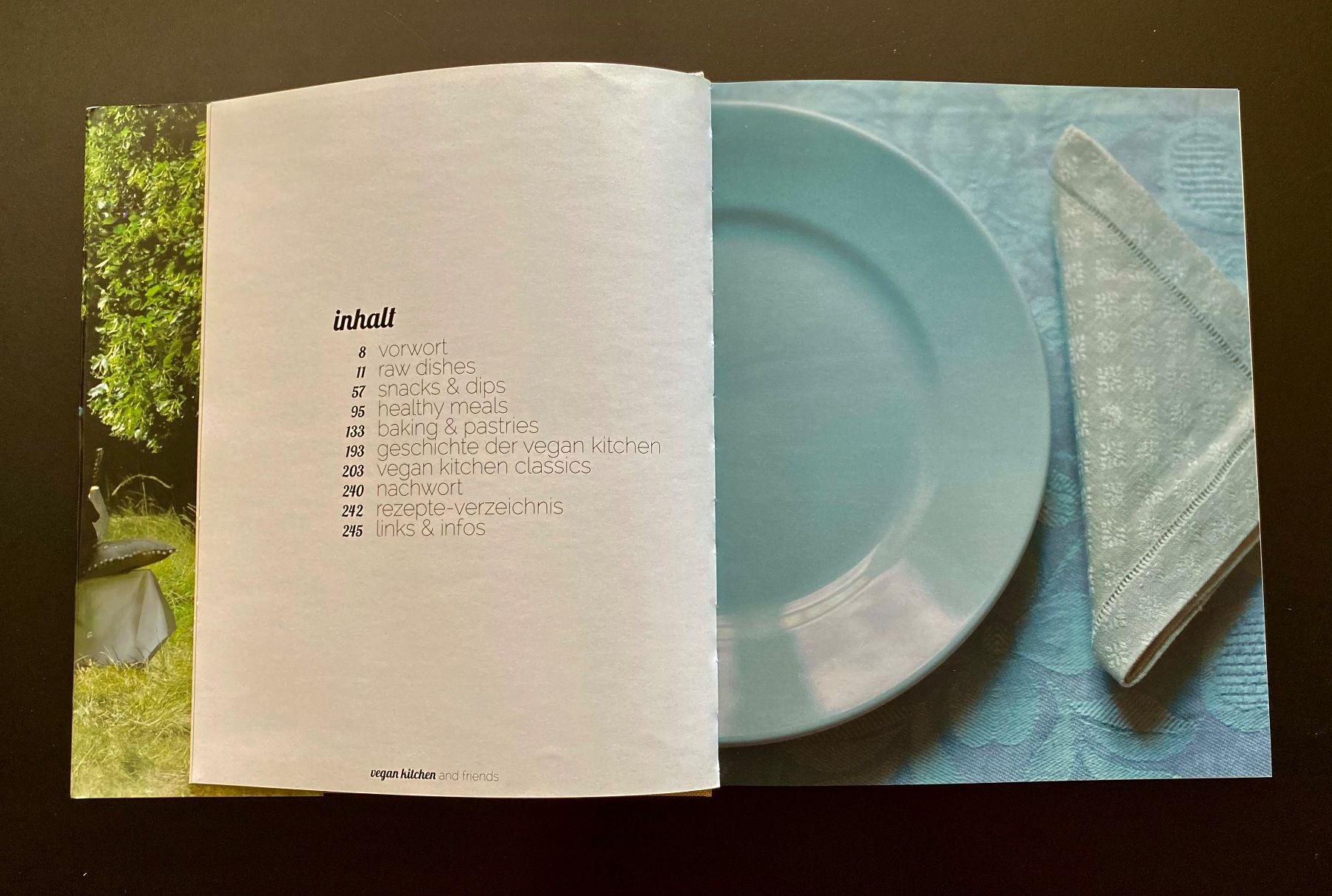 Libri: VEGAN KITCHEN AND FRIENDS / KOCHBUCH / DEUTSCH – Usato da Nussbaumen AG venduto da schuba2000 3