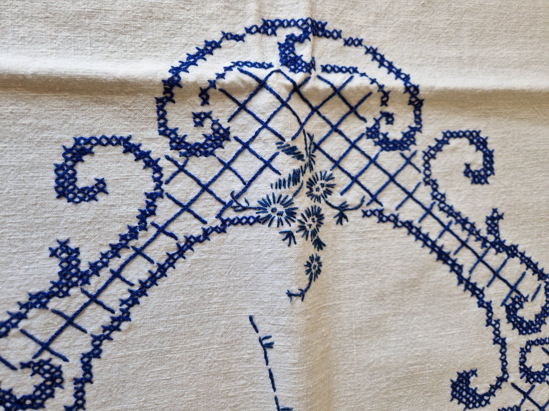 Biancheria da letto: Wandbehang, Handbestickt – Usato da Bern venduto da Antikbatik 3