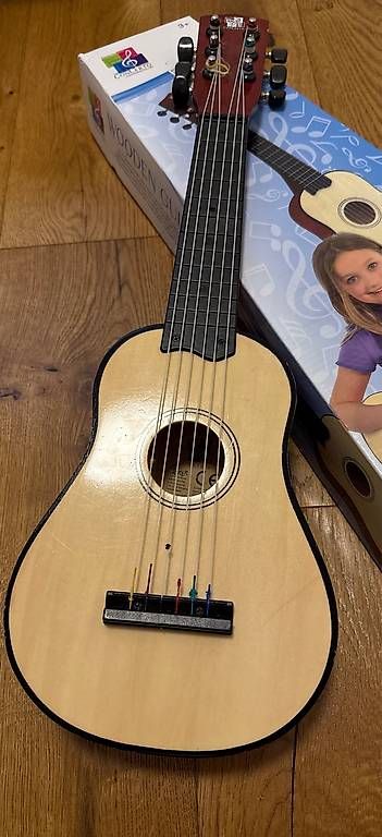 Strumenti musicali: Ukulele – Usato da Winterthur venduto da and_6ktn 1